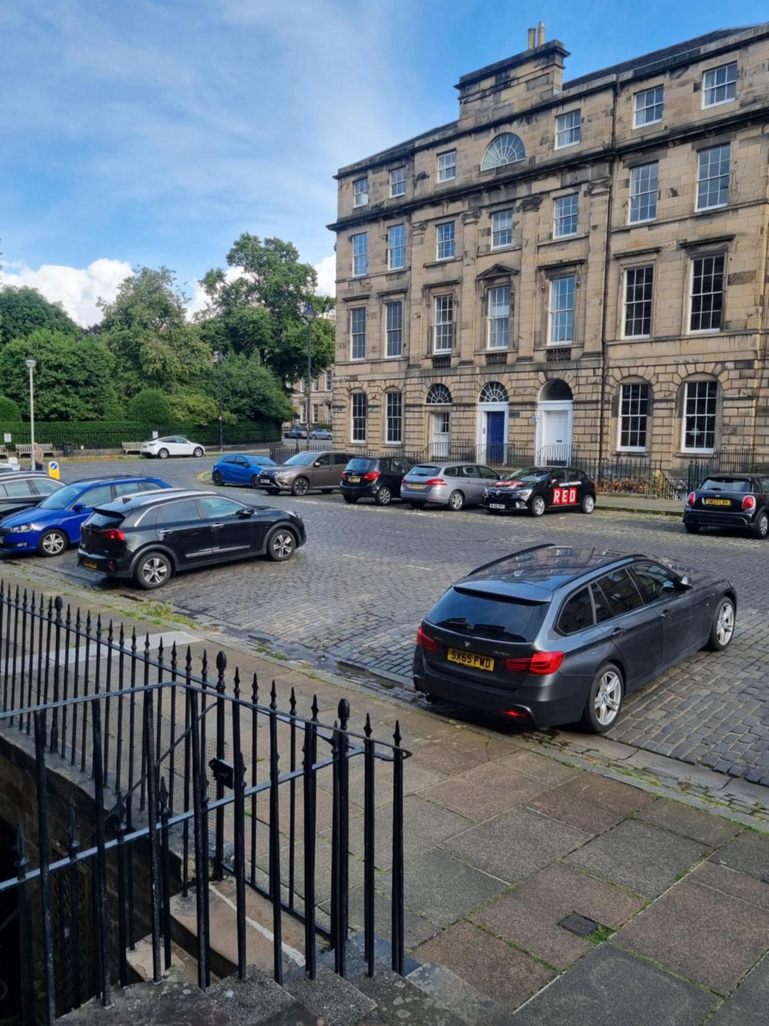 3 Double-Bed Georgian Apartment In Prime Location Edinburgh Exterior photo